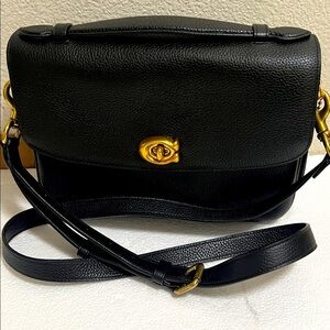 Coach turn lock Cassie Black Leather crossbody Bag